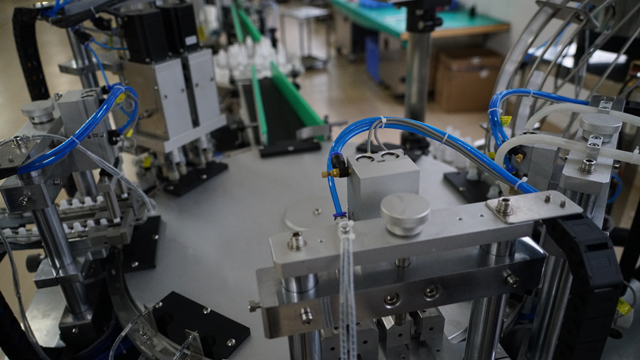 эргэлтэт дүүргэгч capper.jpg