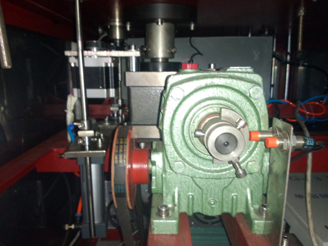 internal tubes filling sealing machine хоолой дүүргэгч битүүмжлэгч хагас автомат.jpg