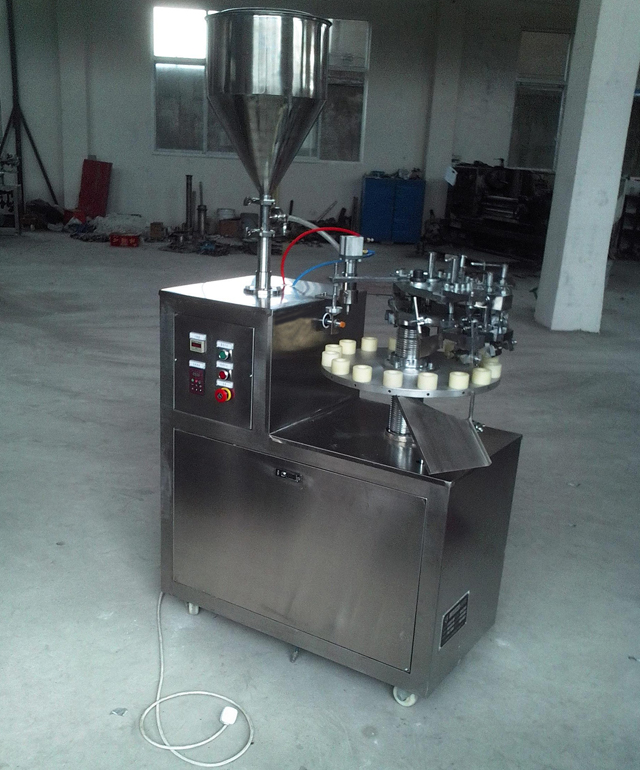 semi automatic filler sealer equipment хөнгөн цагаан хоолой дүүргэх битүүмжлэх машин.jpg