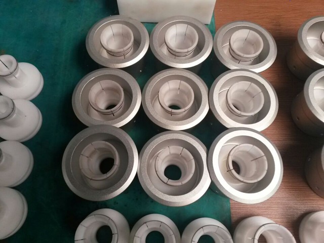 хоолой эзэмшигч.jpg