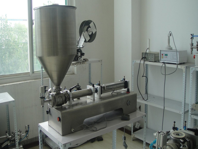 Full pneumatic liquid&paste filling machine 50-1000ML БОНГЕР ДҮҮРГЭХ МАШИНТЭЙ НЭГ ТОЛГОЙ.jpg