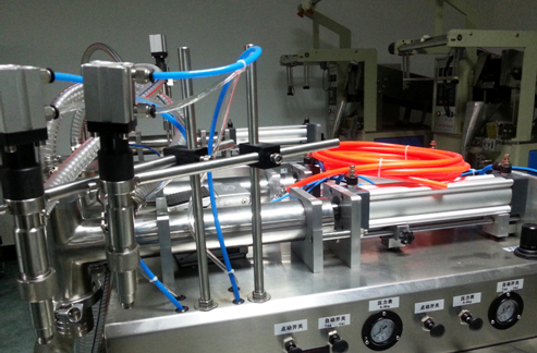 liquid filling machinery semi automatic хэвтээ шингэн дүүргэгч бүрэн pneumatic.jpg