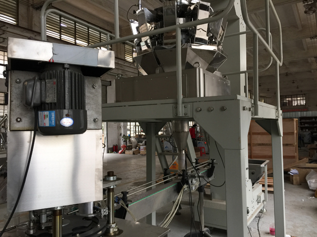 лааз дүүргэх битүүмжлэх машин close shot.jpg