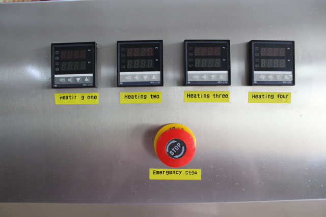 high speed automatic bottles screw capping machine tornillo de botella de nivelación de la máquina ЭРЭГ ХАМГИЙН МАШИНЫ ХААХ ЗУРАГ.jpg