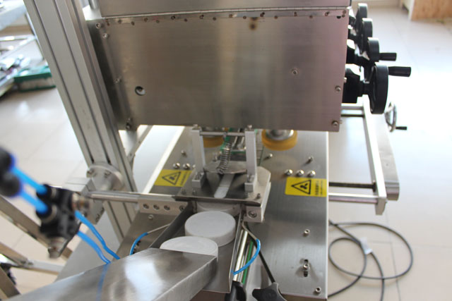 өргөгчтэй таглах машин (1).JPG