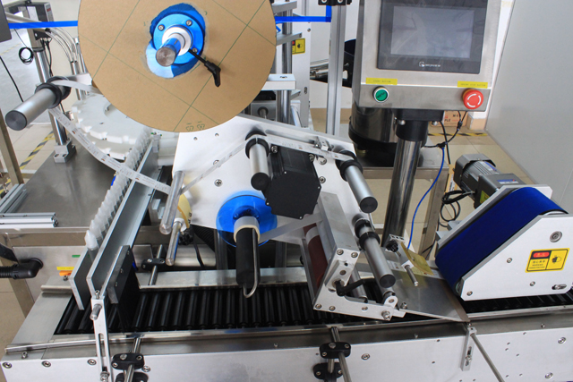 rolling bars from horizontal labeling machine шил өнхрөх синхрон бүс.jpg