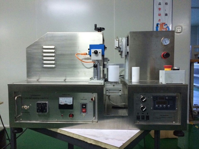 semi automatic tubes sealing machine хэт авианы хоолой битүүмжлэх машин.jpg