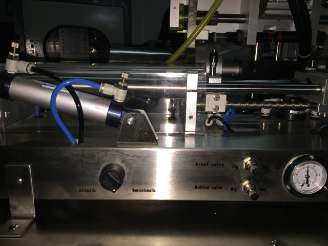 horizontal filling machine for filling process хоолой дүүргэгч чигжээсийн хэвтээ дүүргэгч машин.jpg