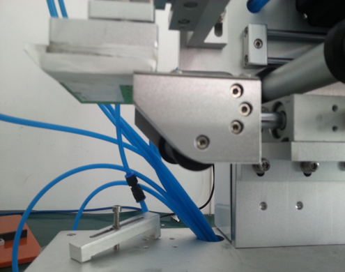 semi automatic flat bottles labeling equipment PLC дэвшилтэт (2).jpg бүхий хавтгай шошгоны машин