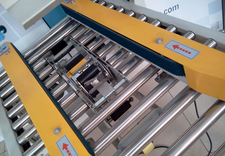 хайрцагны битүүмжлэх машин хагас auto.jpg нь ойрын цохилт